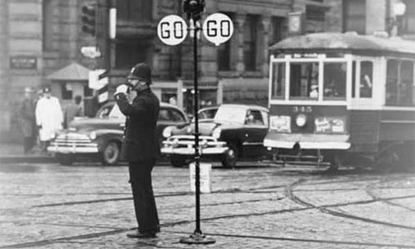 officer-traffic-history-600×360